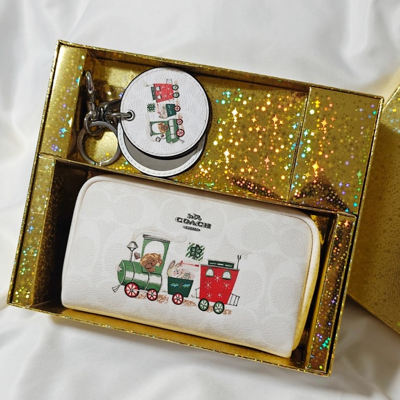 COACH BOXED BOXY COSMETIC CASE & MIRROR BAG CHARM IN SIGNATURE CANVAS WITH TRAIN - Picture 8 of 8